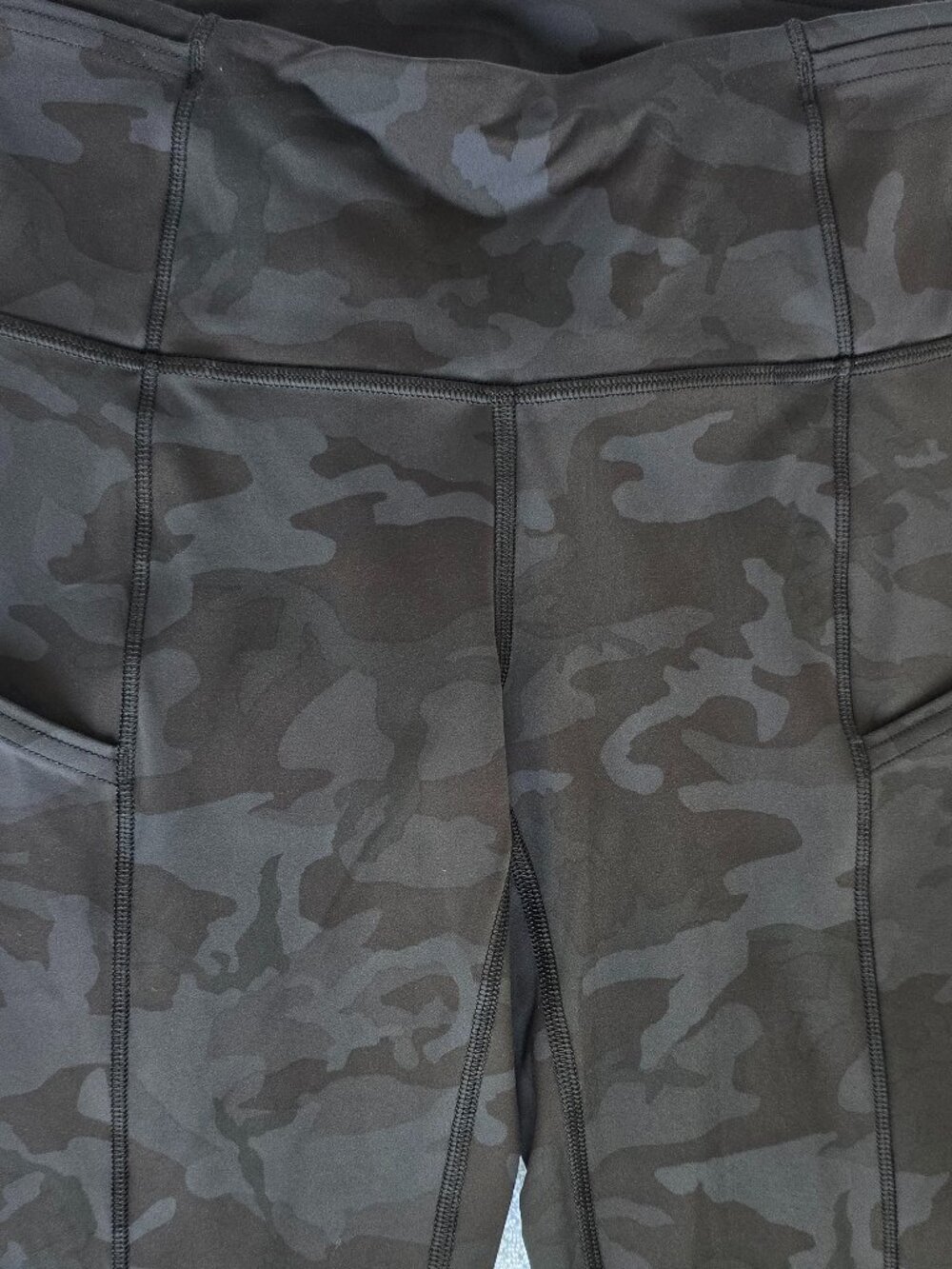 Lululemon High Rise Camo Leggings with Side Pockets Black Green Size 4